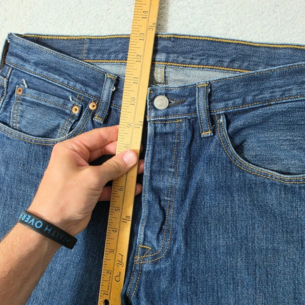 Levis these levi